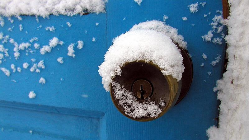 Snow door knob